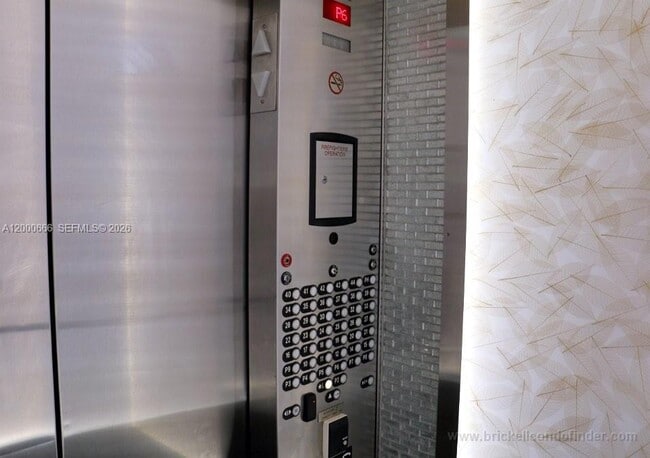 Building Photo - 90 SW 3rd St