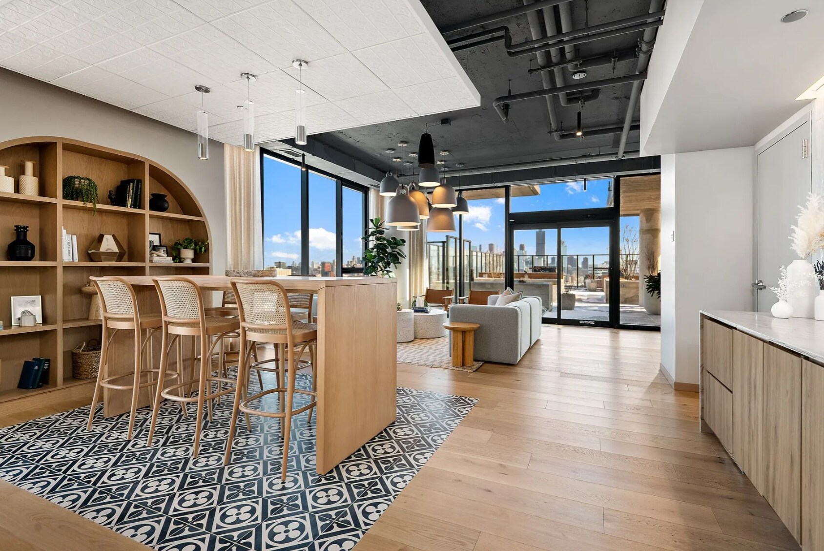 Building Photo - 710 S Seeley St