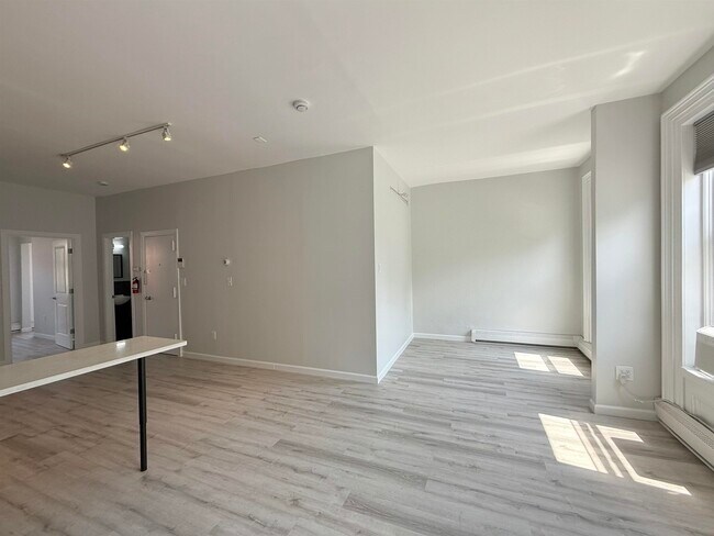 Building Photo - 332 Communipaw Ave