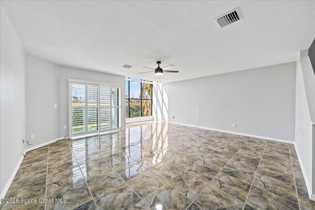 Building Photo - 1251 Beachside Ln