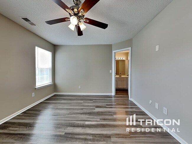 Building Photo - 10435 Wilson Glen Dr