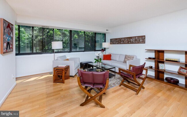 Building Photo - 1140 23rd St NW