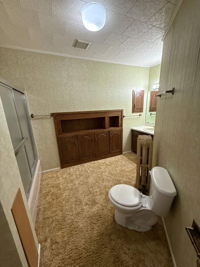 Building Photo - BM- 406