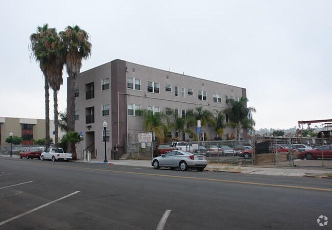 Building Photo - Jade Apartments