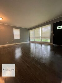 Building Photo - 2-Bedroom Ranch Move-In Ready!!