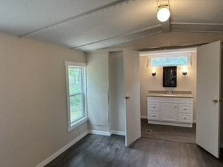 Building Photo - 2 Bedroom, 2 Bathroom Home For Rent