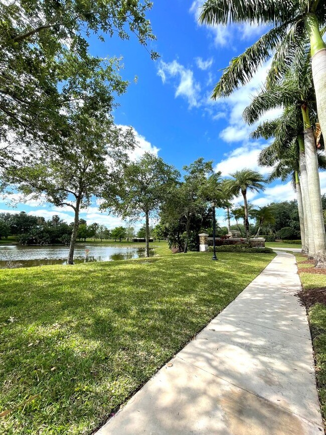 Building Photo - GORGEOUS 3 BEDROOM 2 BATH HOME IN PARKLAND