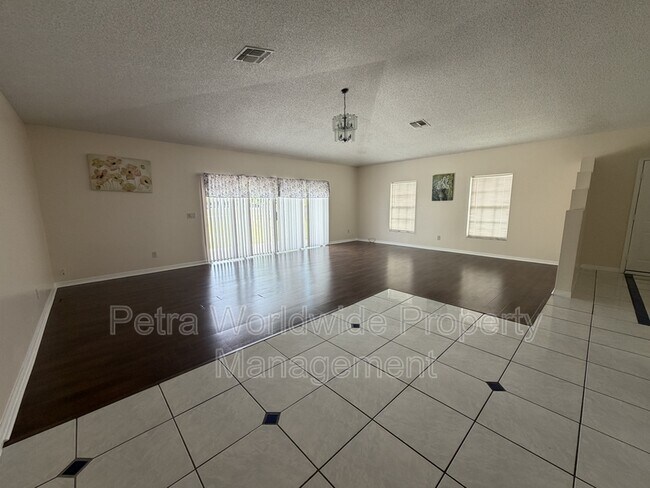 Building Photo - 1074 Universal Rest Pl