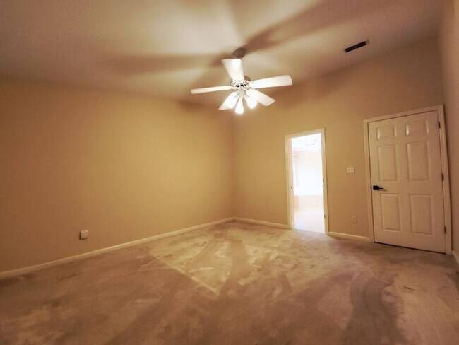 Building Photo - 8520 Hannary Cir