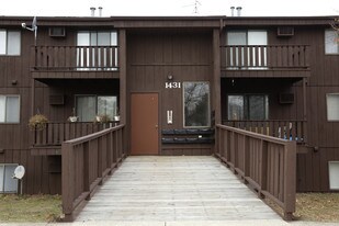 Building Photo - Woodcreek Apartments