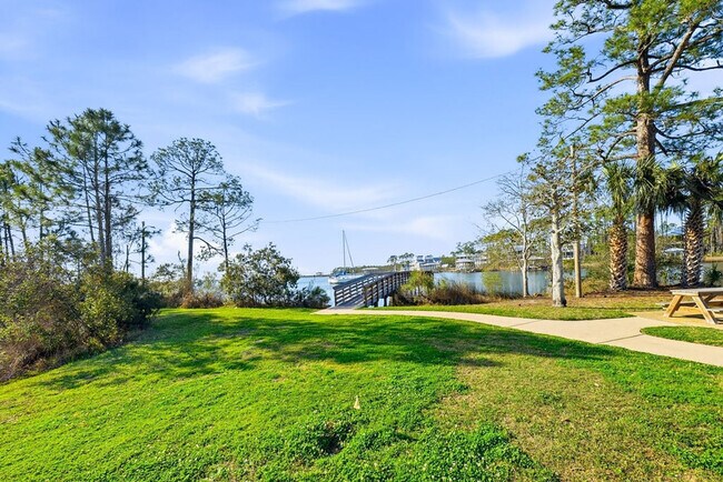 Building Photo - 38 Blue Eden Lp