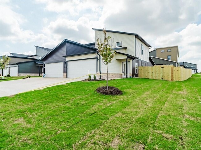 Building Photo - 1803 SW Casuarina Dr