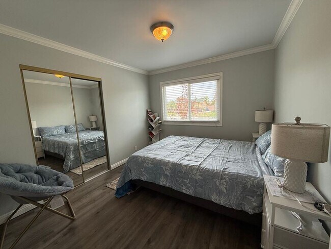 Building Photo - Charming 4-Bedroom, 2-Bath Fully Furnished...