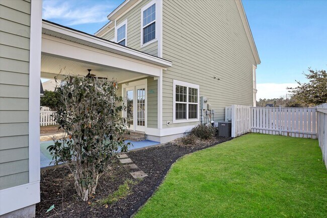 Building Photo - Cute 3 bedroom 2 bath