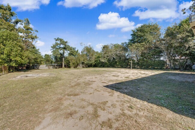 Building Photo - 2709 Lumpkin Rd