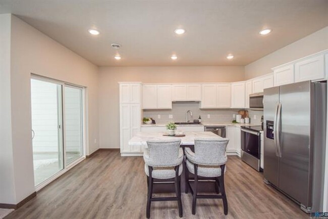 Building Photo - Bright & Spacious Ranch-Style Living – All...