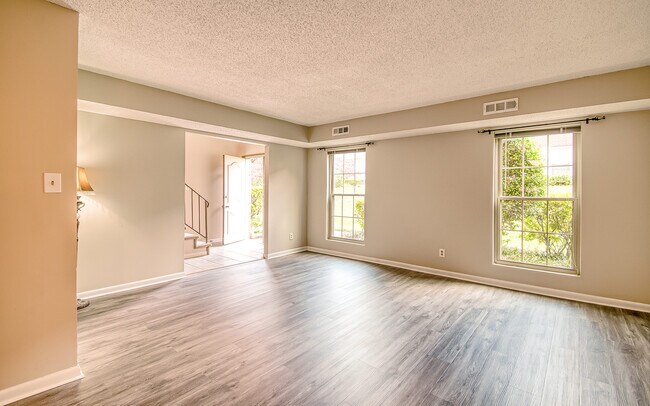 Building Photo - 7914 Gleason Dr