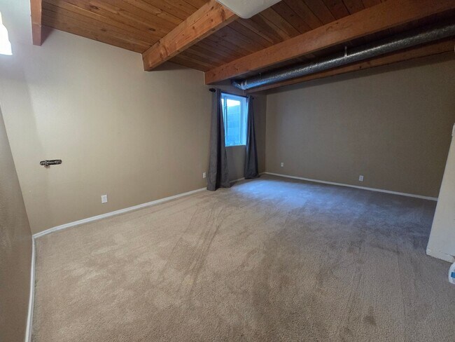 Building Photo - 3Bedroom, 2.5 Bath Mid Century Modern Home...