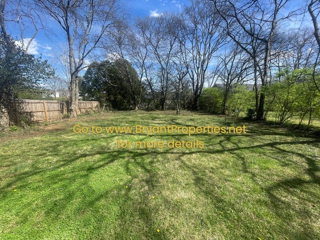 Building Photo - Nashville - 2 Bedroom