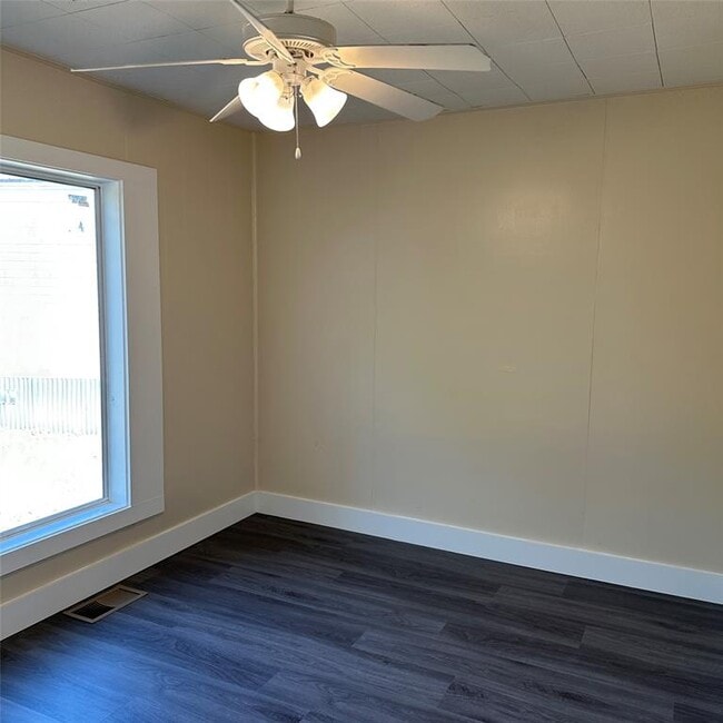 Building Photo - 1321 Harris Hill Rd