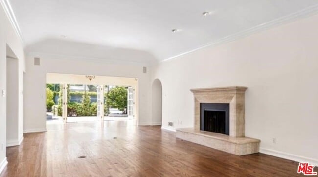 Building Photo - 426 Georgina Ave