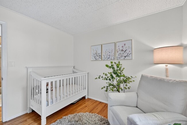 Building Photo - 731 Manette Ln