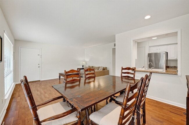 Building Photo - 6466 Bayou Glen Rd