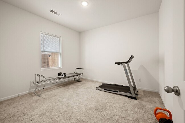 Building Photo - 4724 Swan Nck Dr