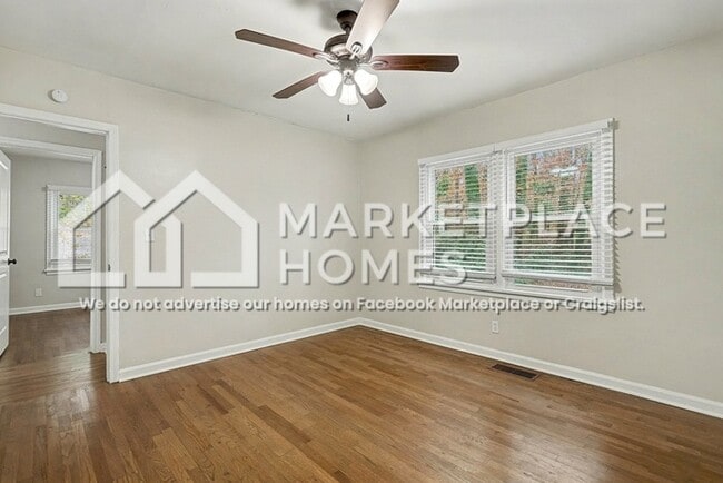 Building Photo - 2851 Akron St