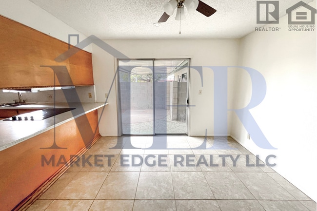 Building Photo - 3Bed/2Bath Apartment at 48th St/Thomas! Move-In Ready on 05/14/2026!--FENCED-IN YARD! NO HOA!