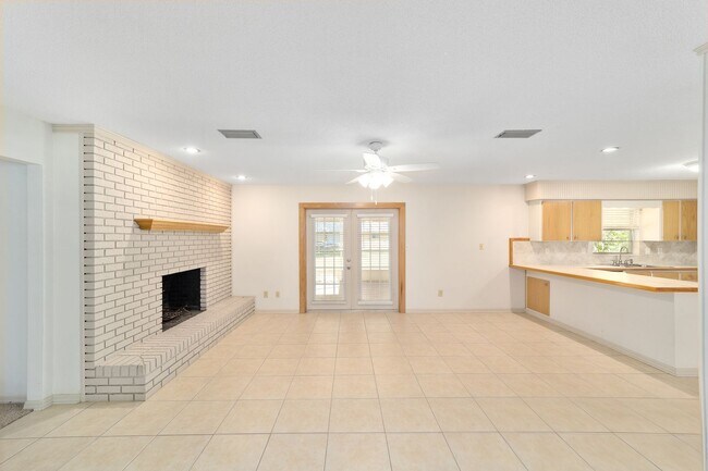 Building Photo - Beautiful 3/2 home in fantastic NW locatio...