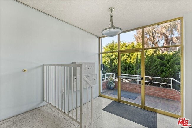 Building Photo - 8148 Redlands St