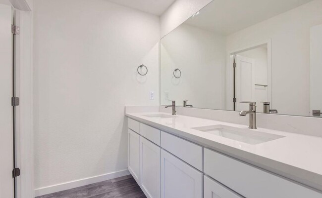 Building Photo - Brand new 3 bedroom 3 bathroom townhome