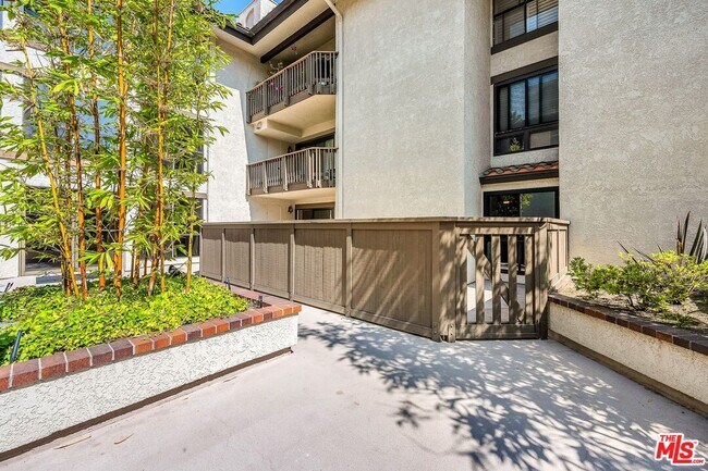 Building Photo - 8600 Tuscany Ave