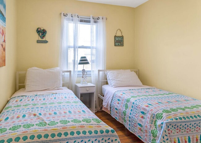 Building Photo - 18 Maryland Blvd