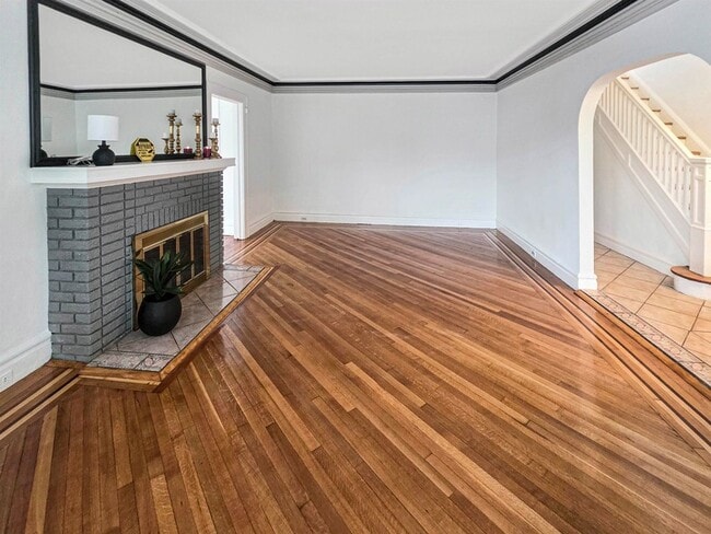 Building Photo - 86 Keer Ave