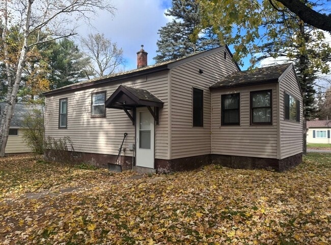 Building Photo - 801 Lake View Dr