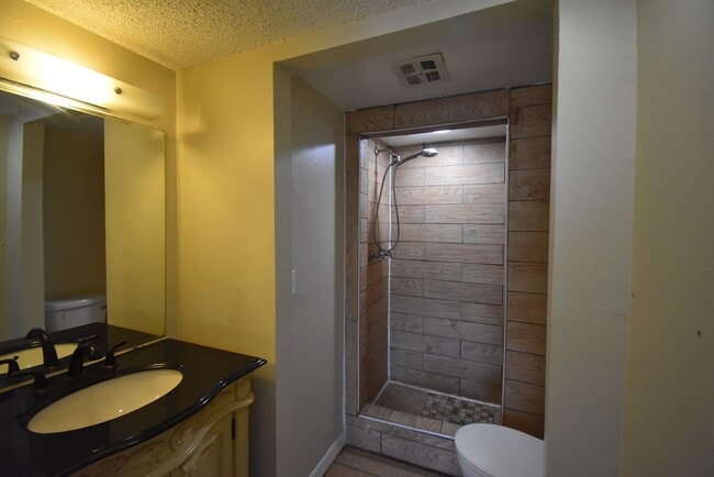Building Photo - 2 Bed/2 Bath, 2nd Floor Condo at Marbeya C...