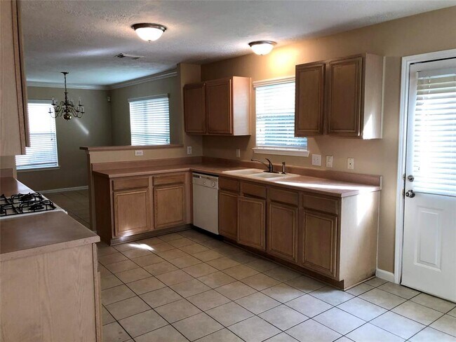 Building Photo - 9311 Eaglewood Spring Dr