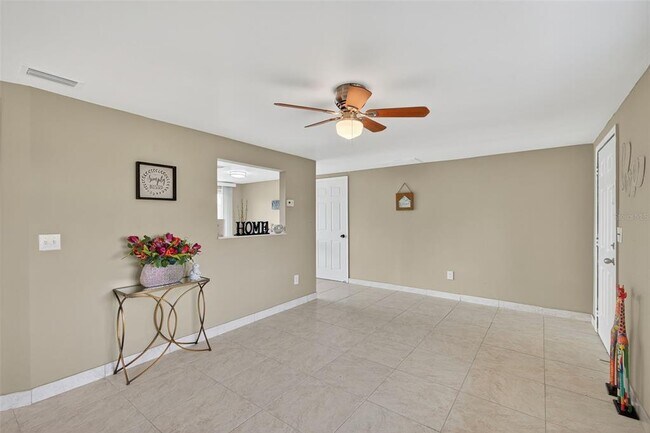 Building Photo - 3742 Elmwood Dr