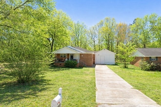 Building Photo - 3536 Kenneth Dr