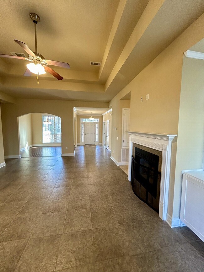 Building Photo - 80 S Knightsbridge Ct