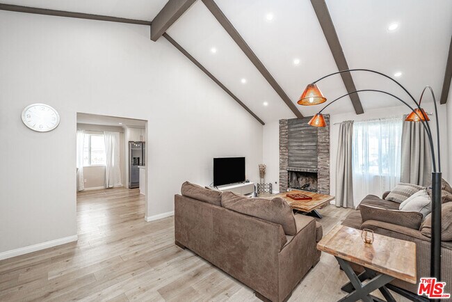 Building Photo - 29846 Grandifloras Rd