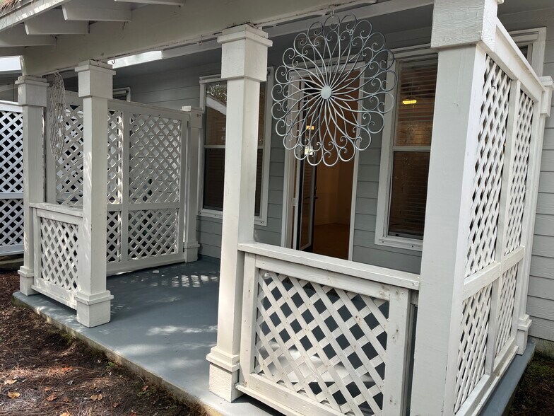 Building Photo - 77 Talon Ct