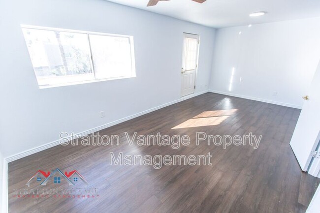 Building Photo - 4935 N 43rd St