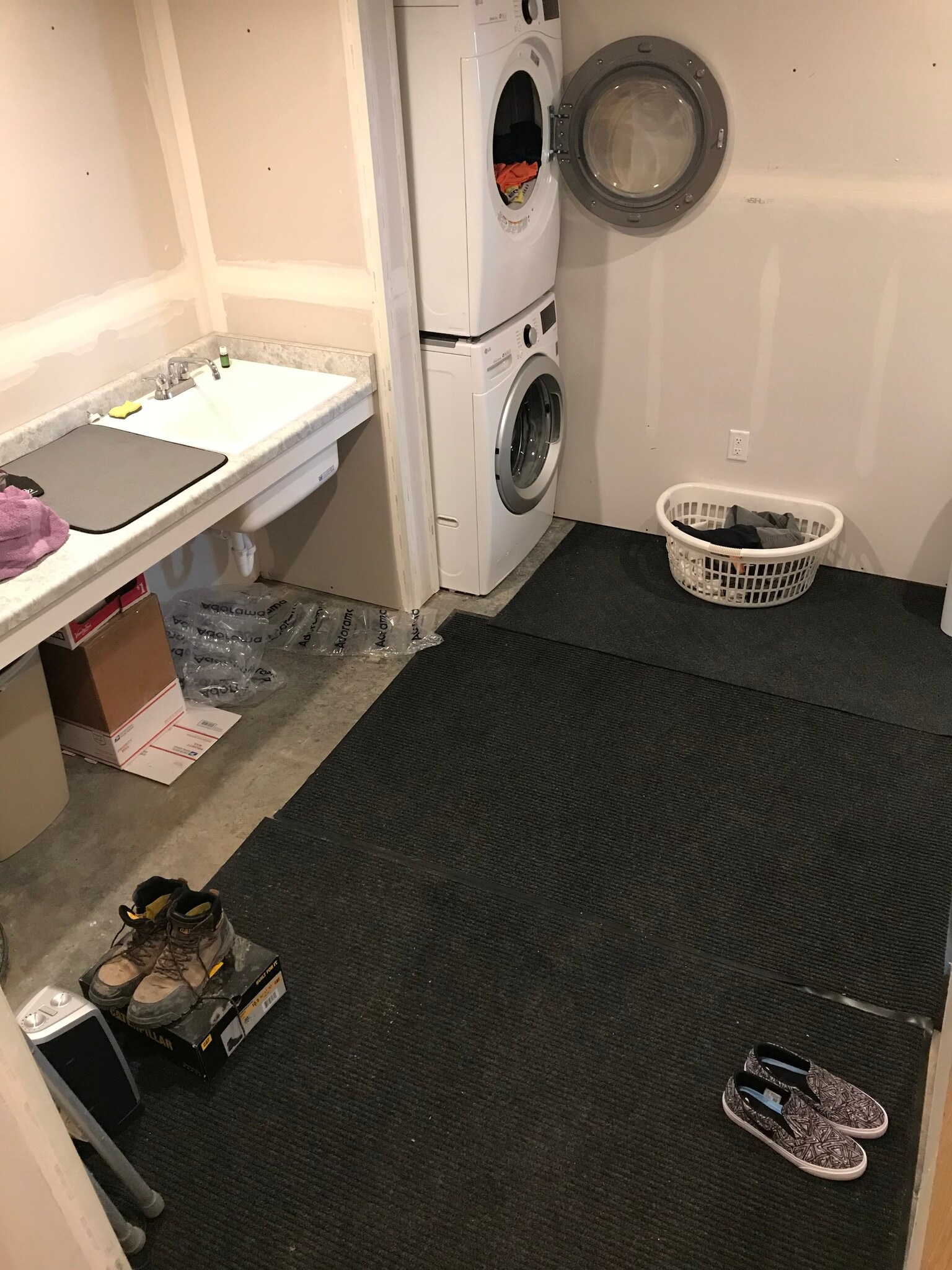 Lower level Laundry - 2913 Latigo Trce