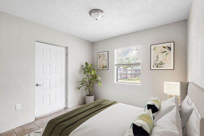 Building Photo - SOUTH TAMPA HOME FOR RENT!