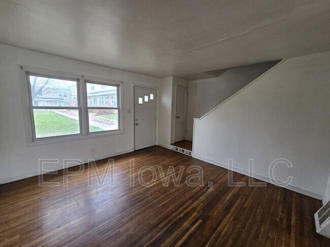 Building Photo - 269 Madison St