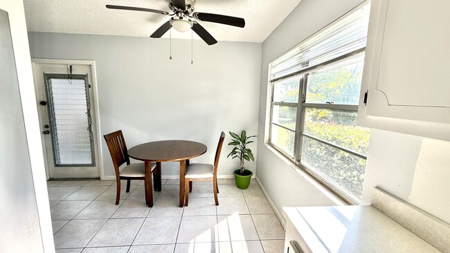 Building Photo - 281 Tilford N