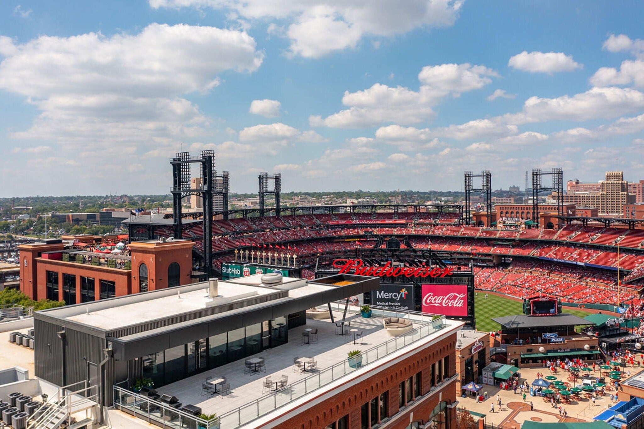 Building Photo - 300 S Broadway